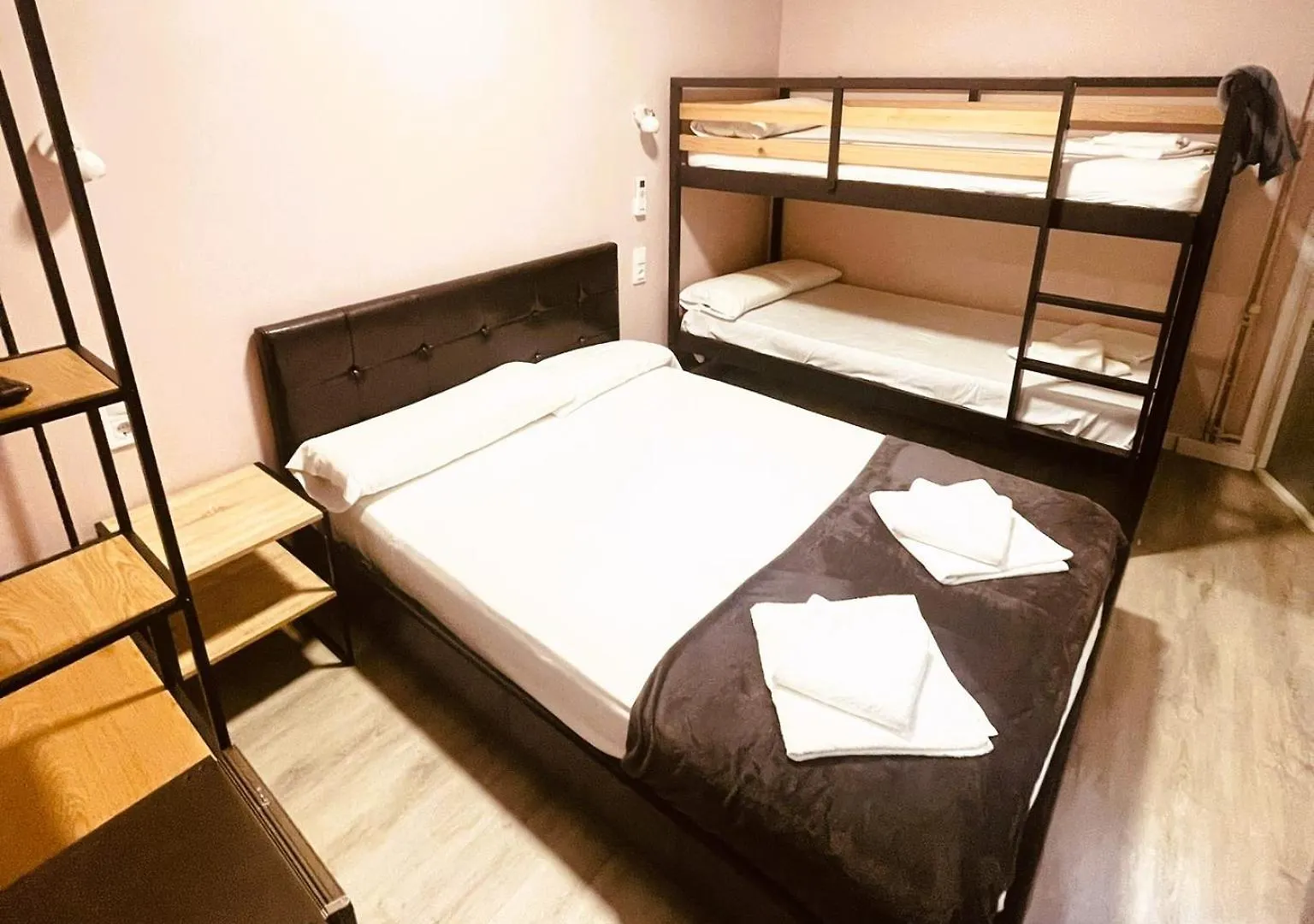 Hotel Colibri Calella Affittacamere