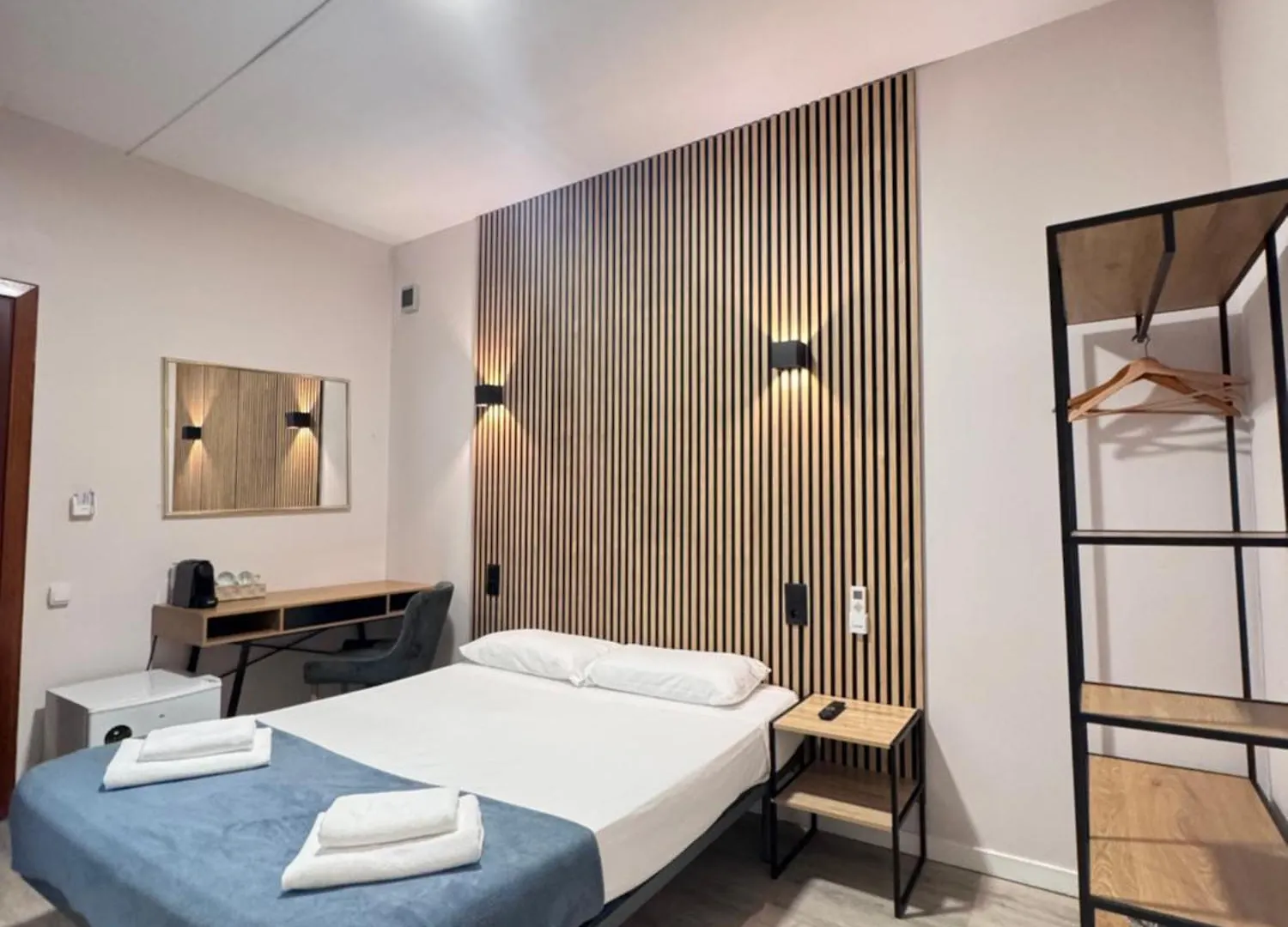 ** Affittacamere Hotel Colibri Calella Spagna