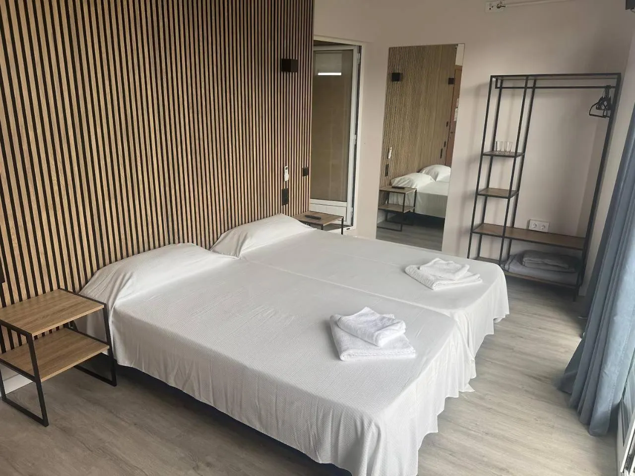 Colibri Hotel Calella Guest house